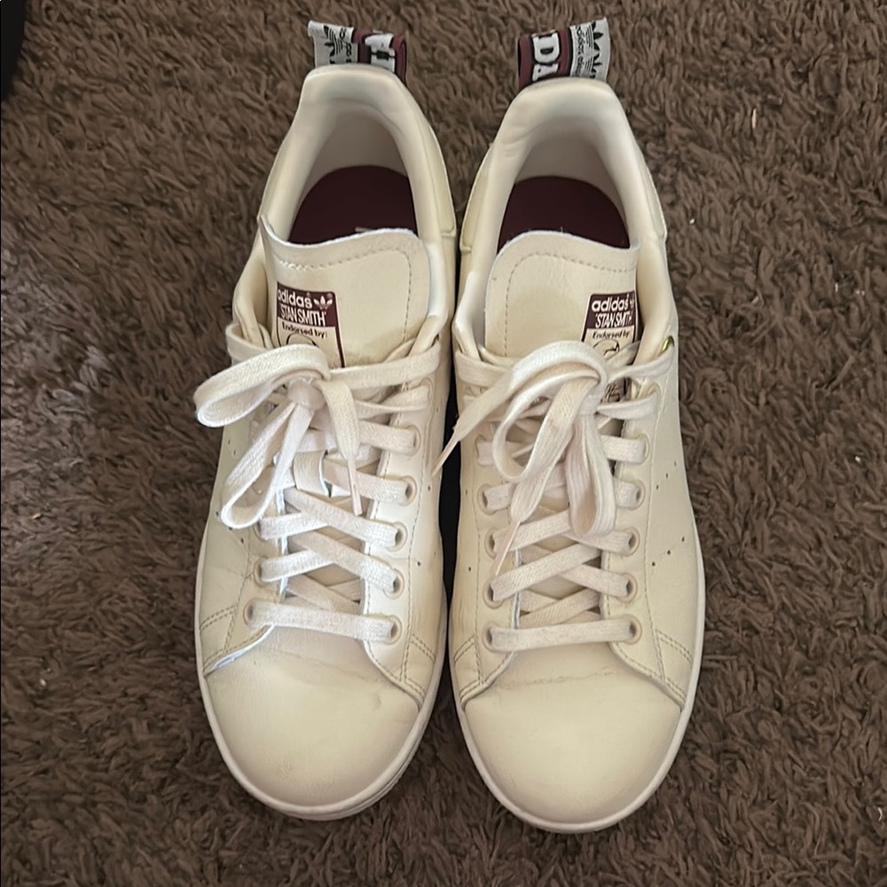Adidas women’s cream Stan Smith  Sneakers
